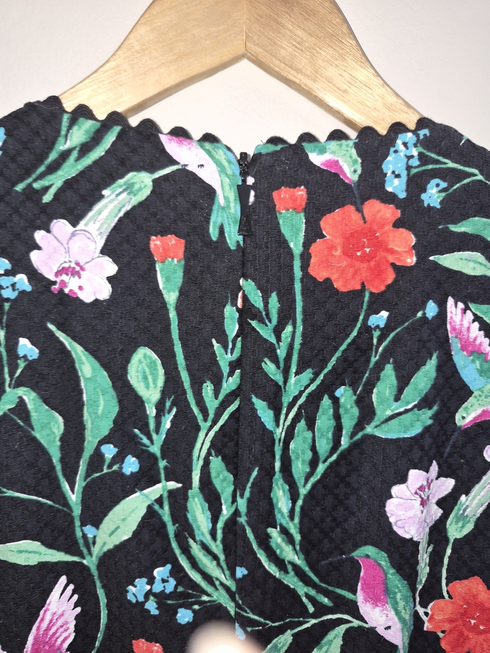 Kate Spade Floral Hummingbird Dress Size 0 Fit & Flare Scalloped Neck - Picture 8 of 10